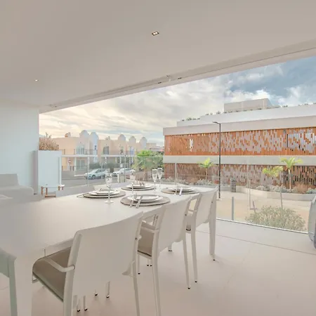 Infinity 0-2 Luxe Partial Sea View 2b *