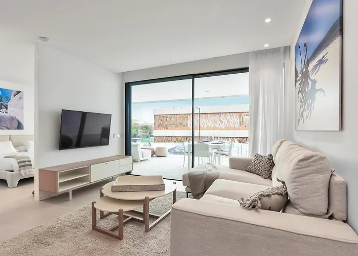 Infinity 0-2 Luxe Partial Sea View 2b * 아로나